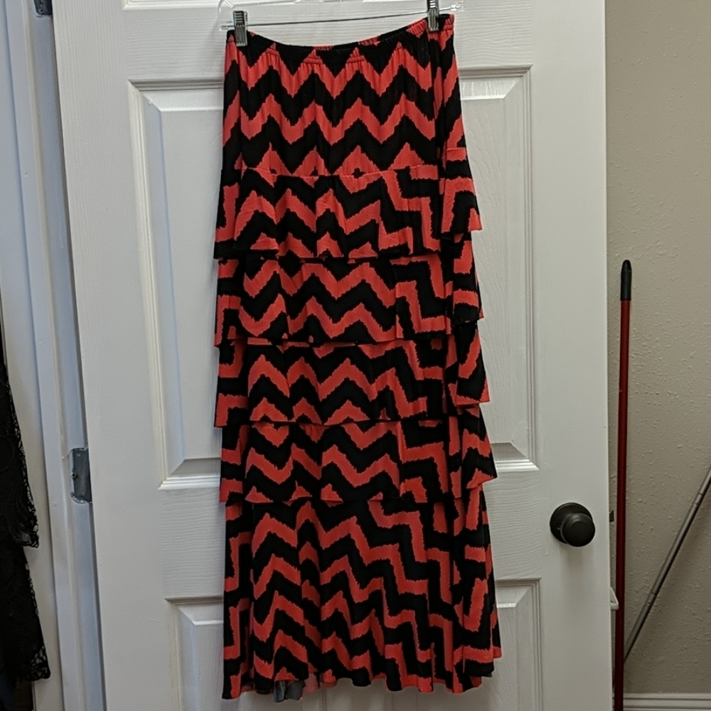 Fiore Black & Melon Chevron Ruffled Skirt L *EUC*